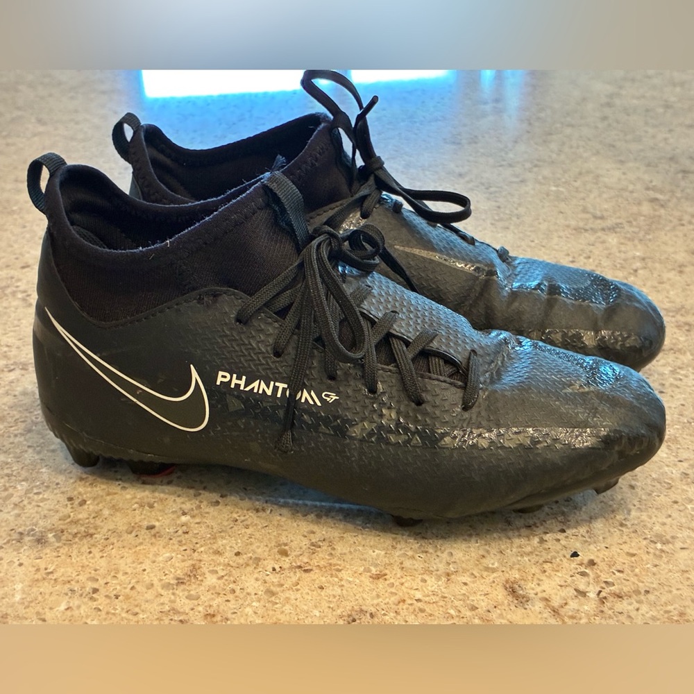 Nike Kids Black Phantom Sneakers Size Y2.5